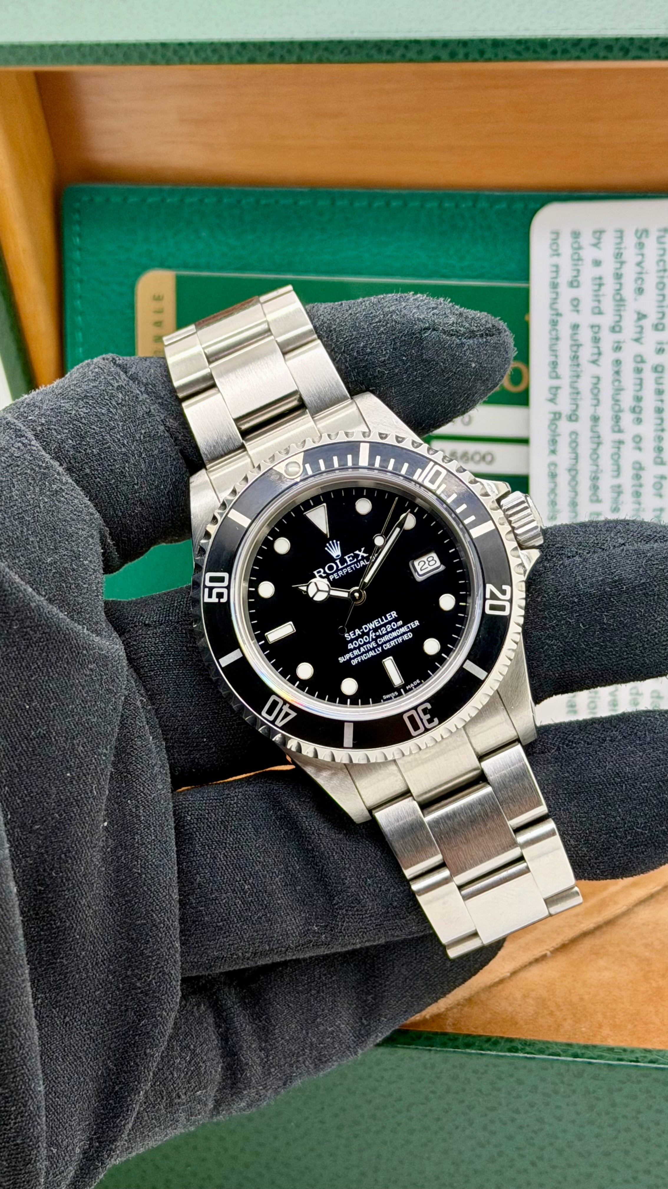 Rolex Sea Dweller 16660 Full Set