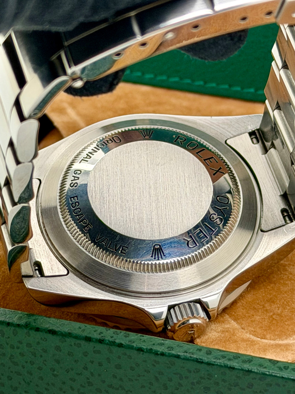 Rolex Sea Dweller 16660 Full Set