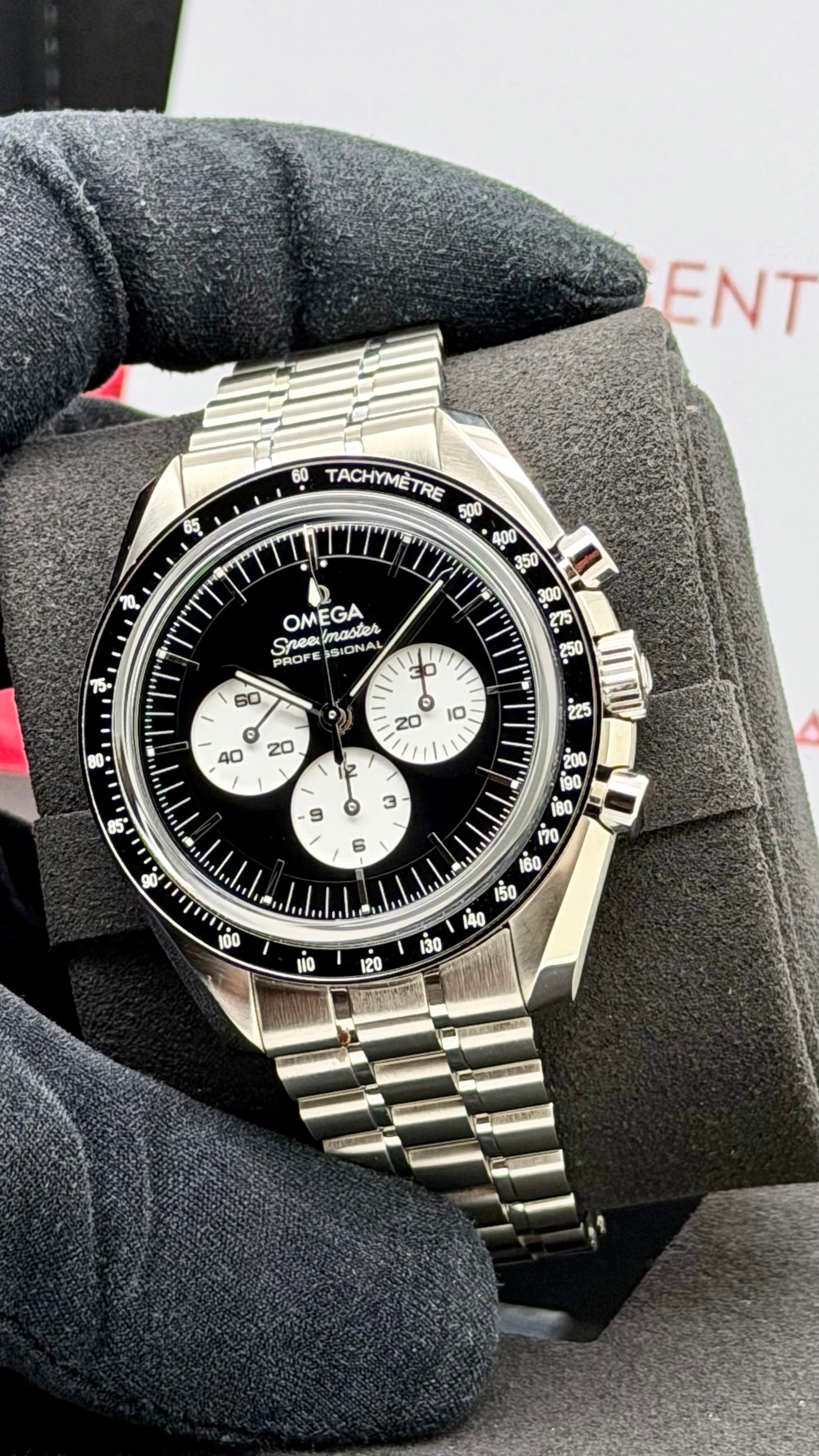 Omega Speedmaster Moonwatch Reverse Panda New 2026