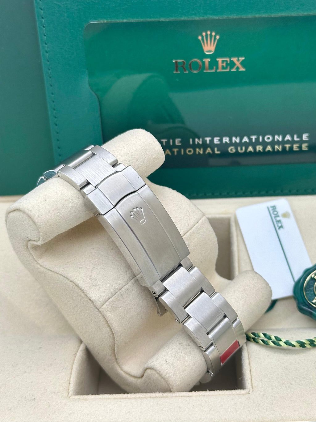 Rolex Oyster Perpetual 41 Green 124300 Full Set
