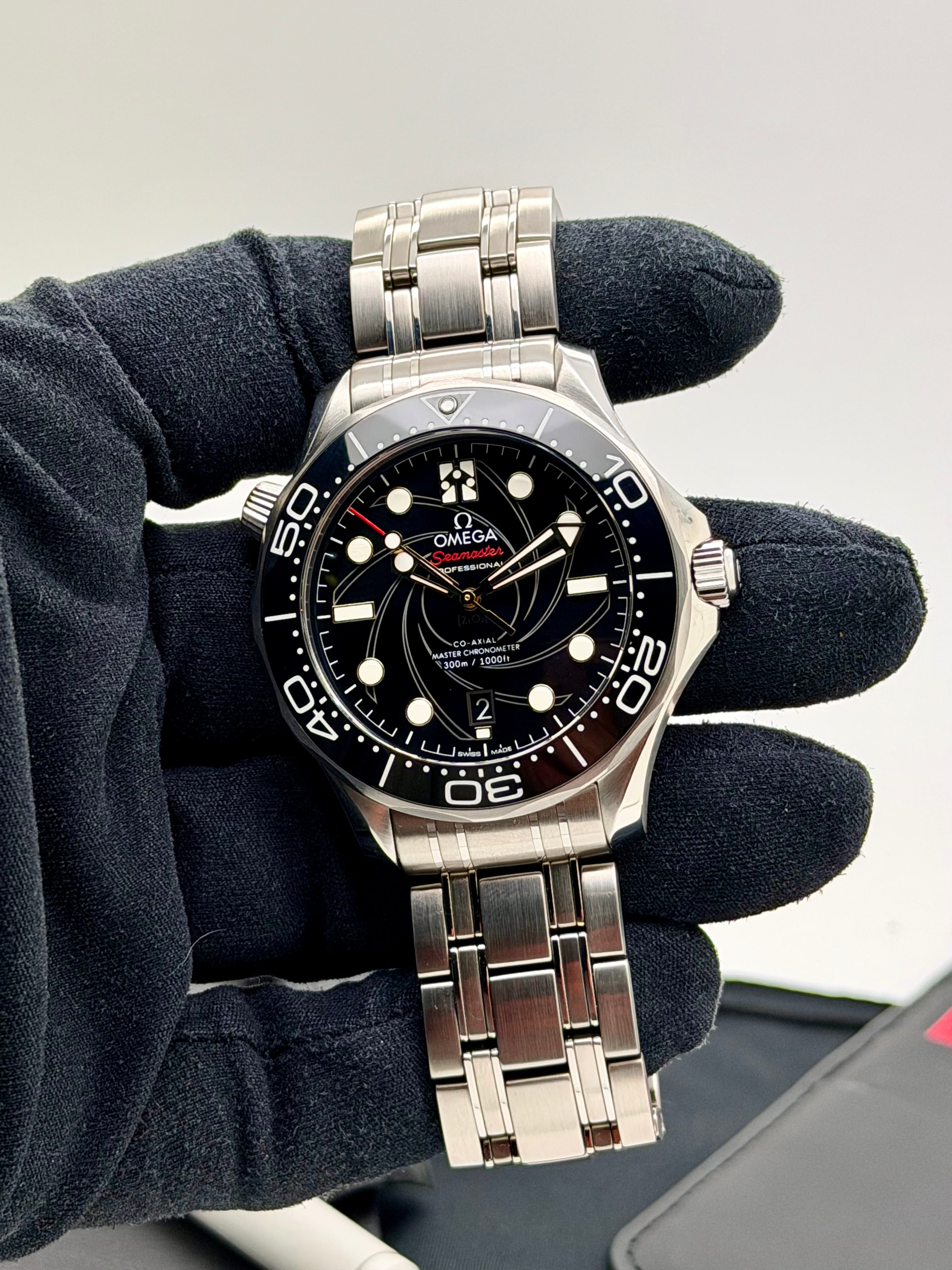 Omega Seamaster 300 James Bond Limited Edition 007 Nuovo 21022422001004
