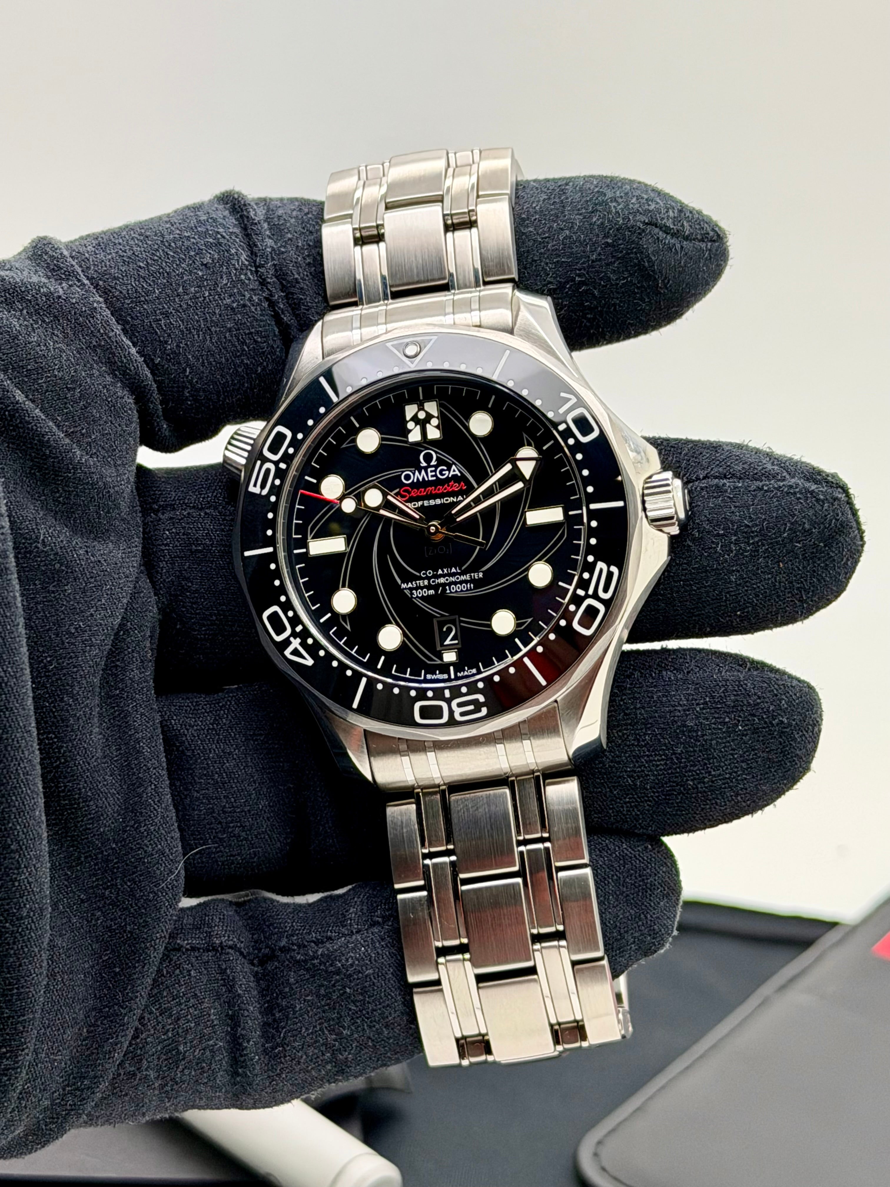 Omega Seamaster 300 James Bond Limited Edition 007 Nuovo 21022422001004
