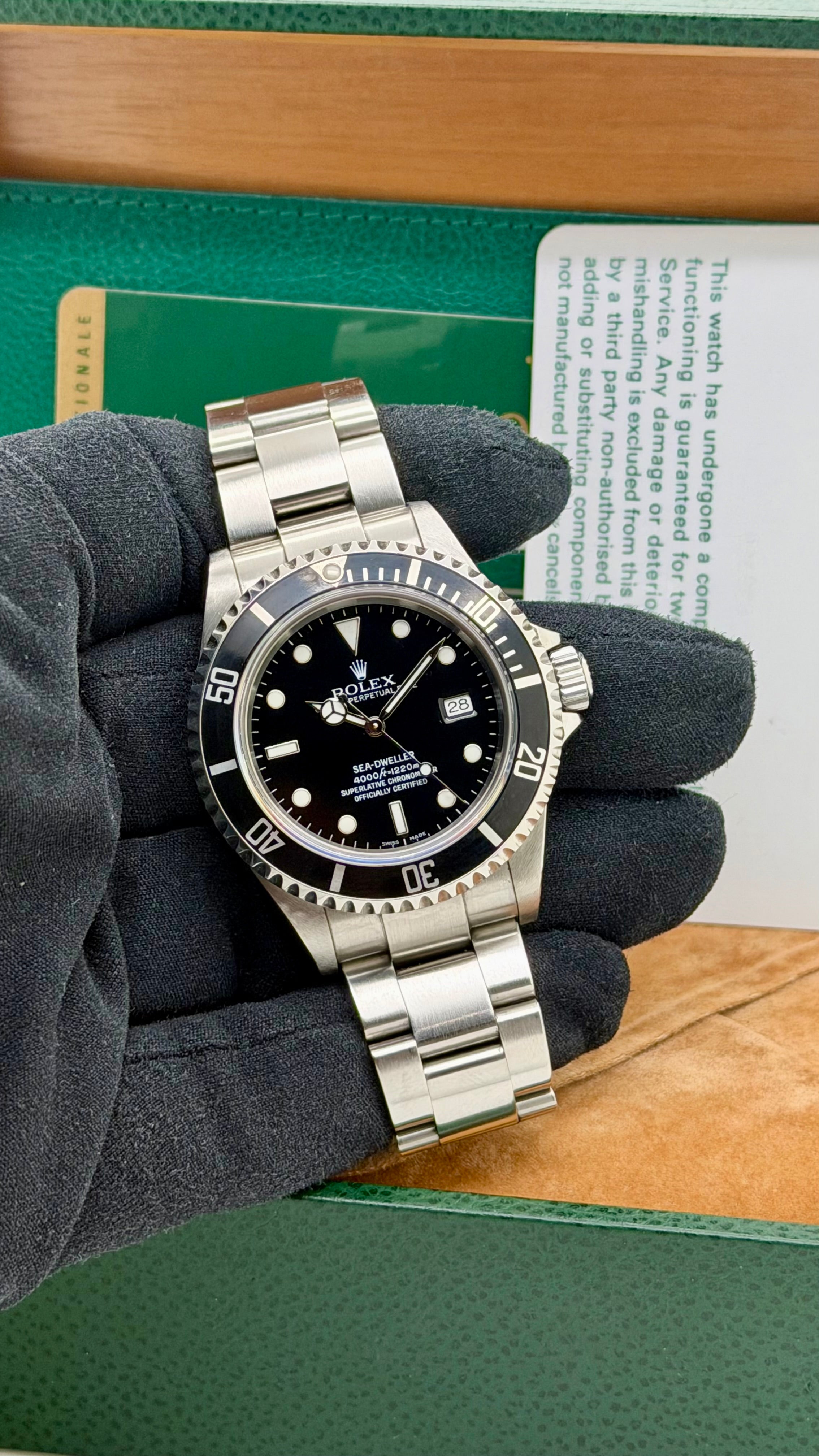 Rolex Sea Dweller 16660 Full Set
