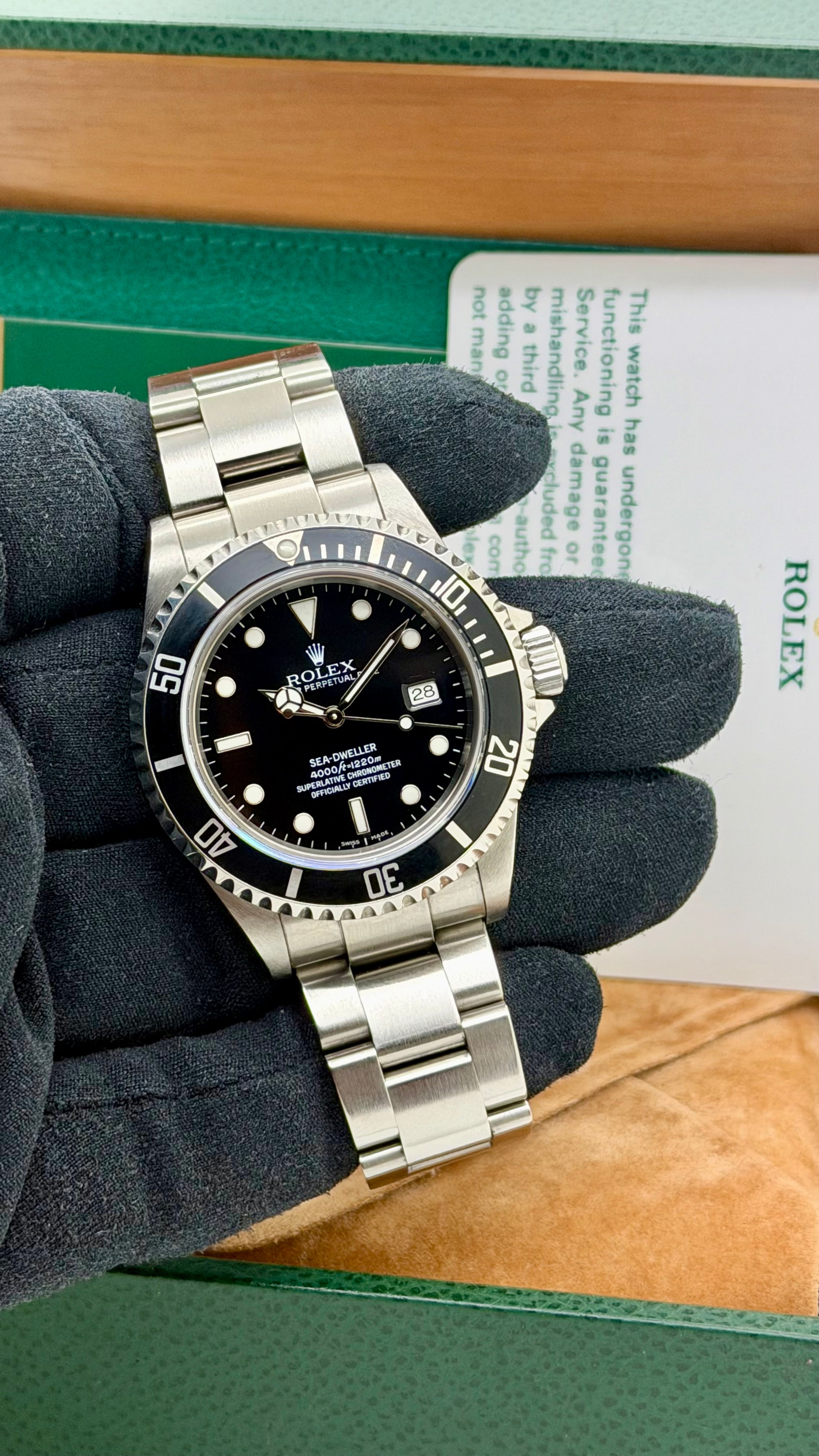 Rolex Sea Dweller 16660 Full Set