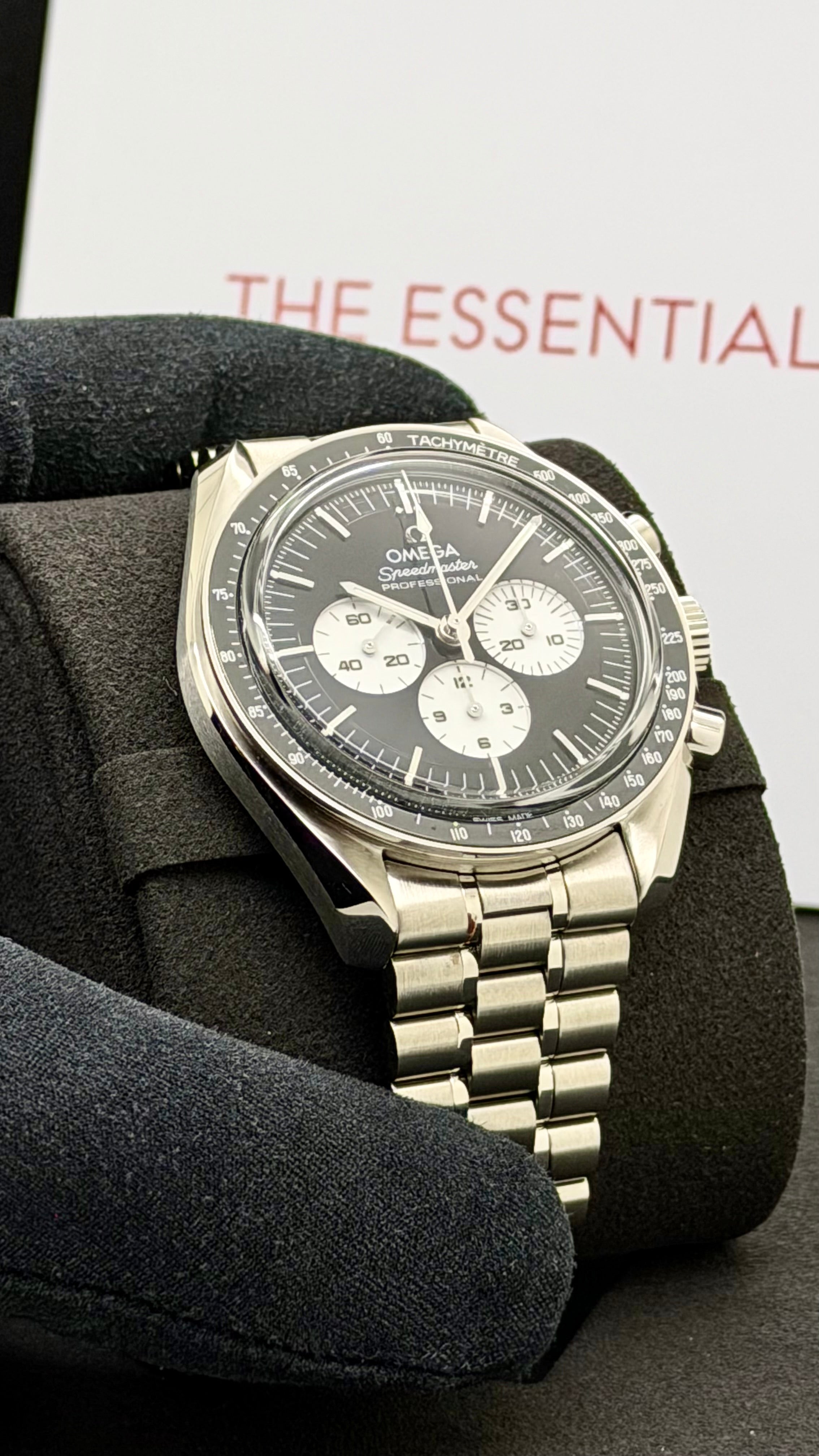 Omega Speedmaster Moonwatch Reverse Panda New 2026